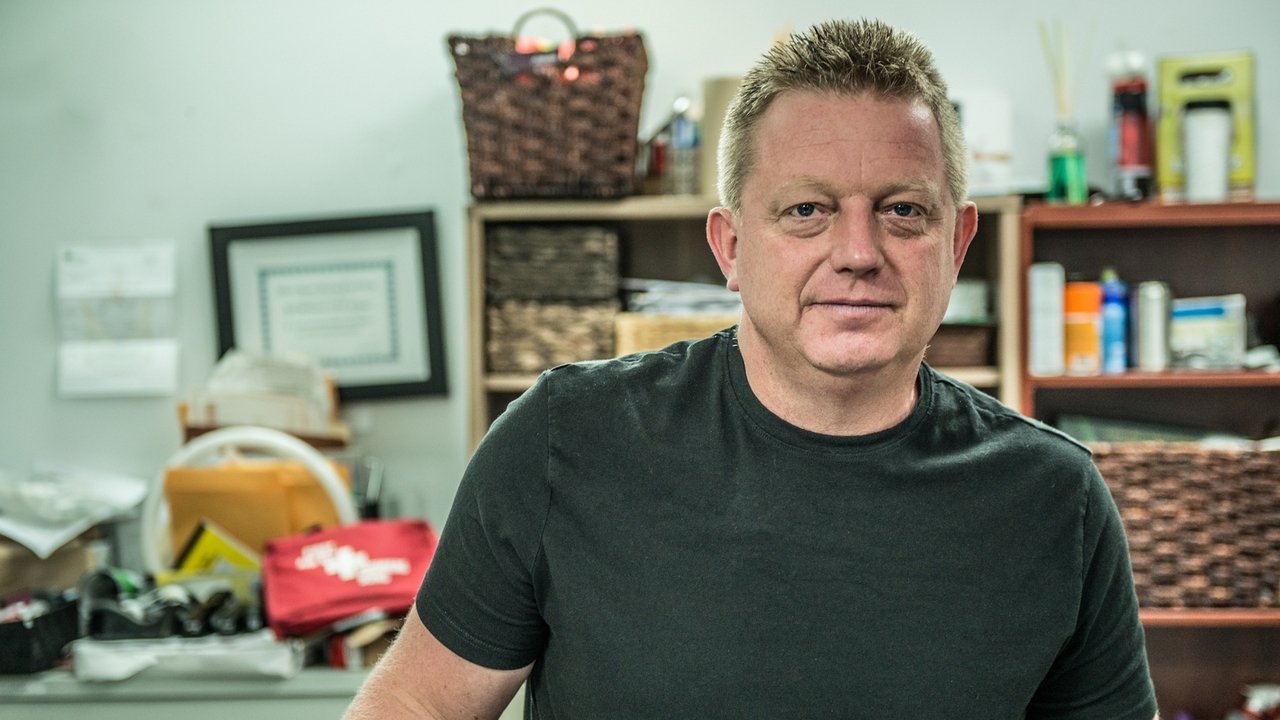 The Liquidator translates to Albanian as Likuiduesi backdrop