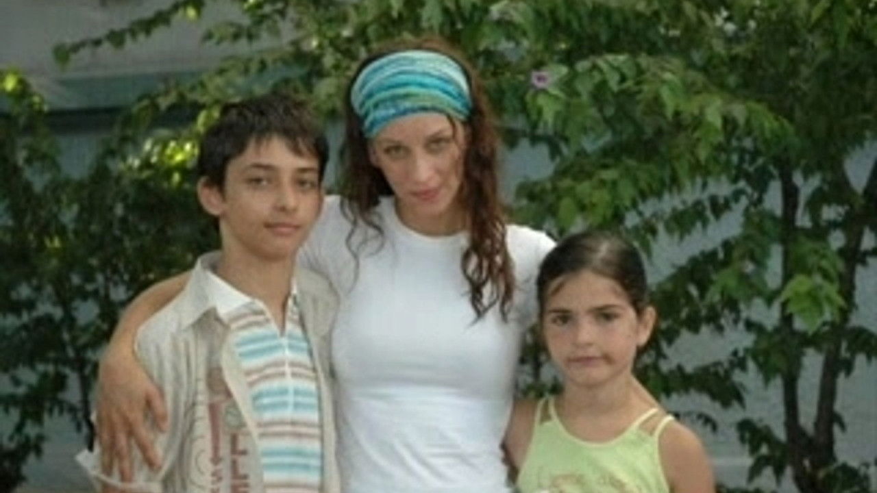 Sytë e Zeliha-së backdrop