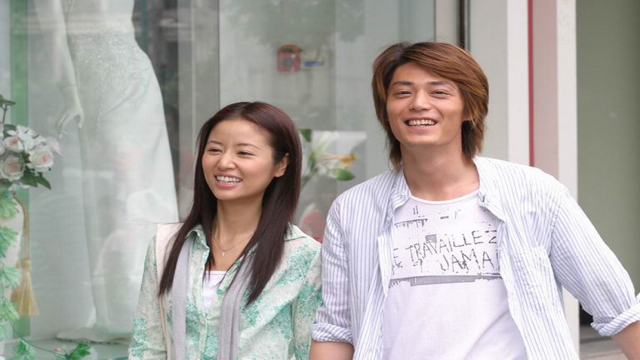 Zëri i Ngjyrave backdrop