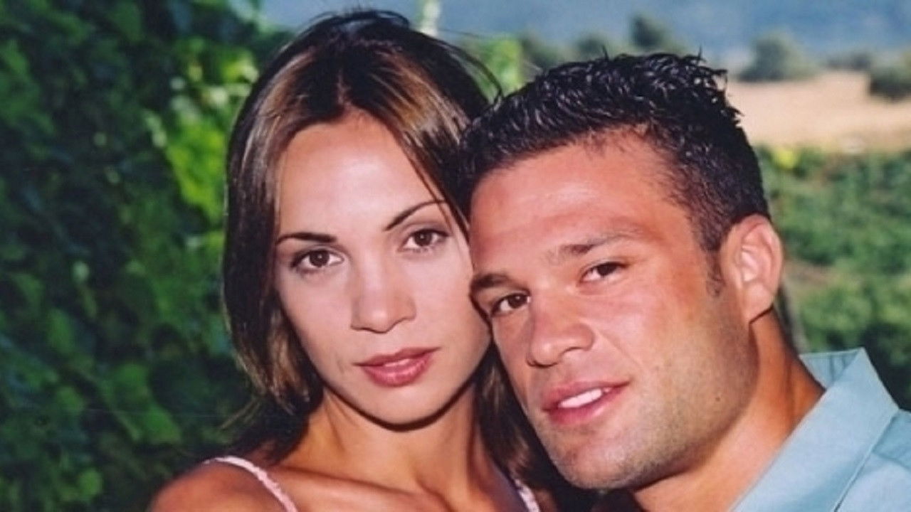 Dashuria Erdh nga Larg backdrop