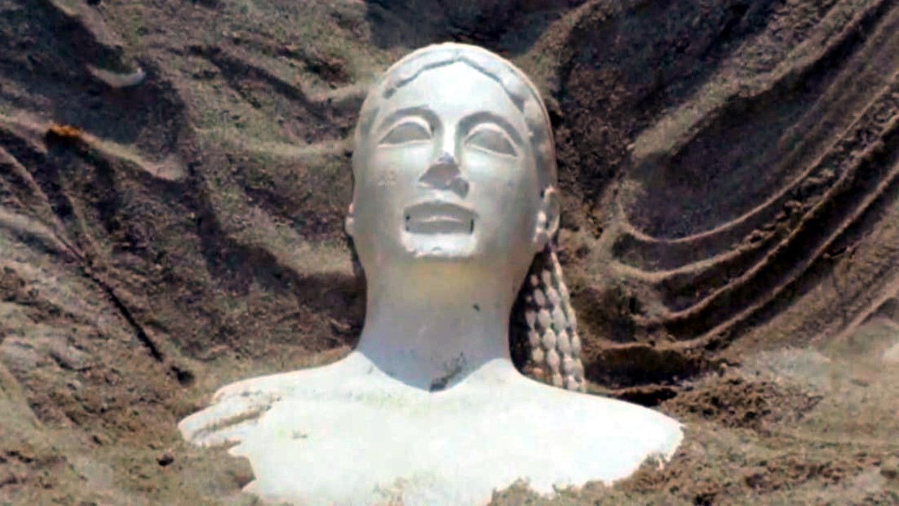 Kopshti me statujat backdrop