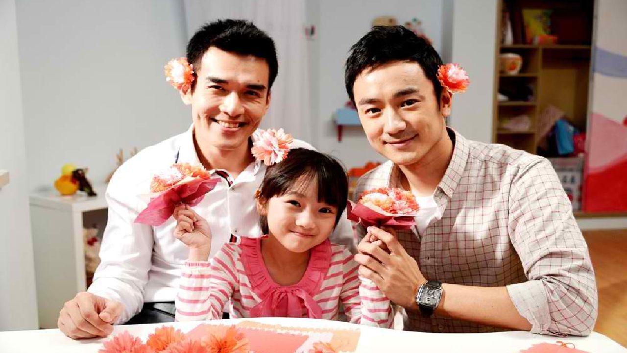 Dy Baballarë backdrop