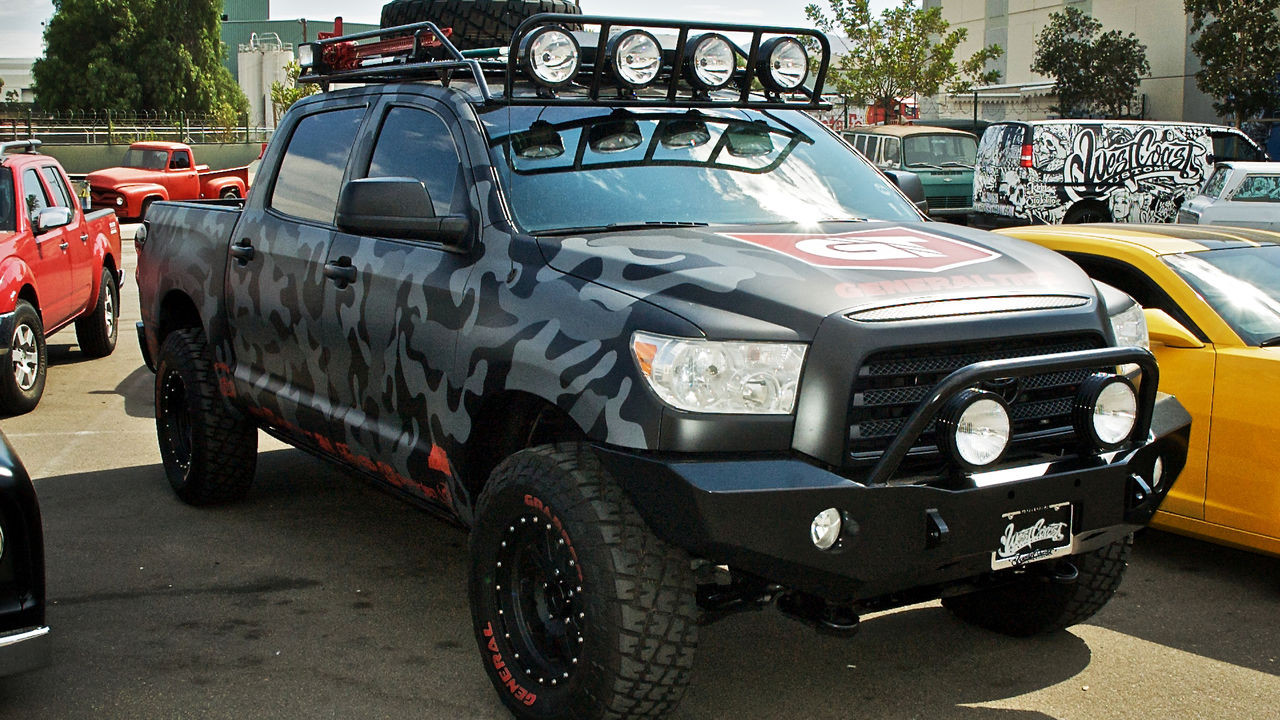 Brenda West Coast Customs backdrop