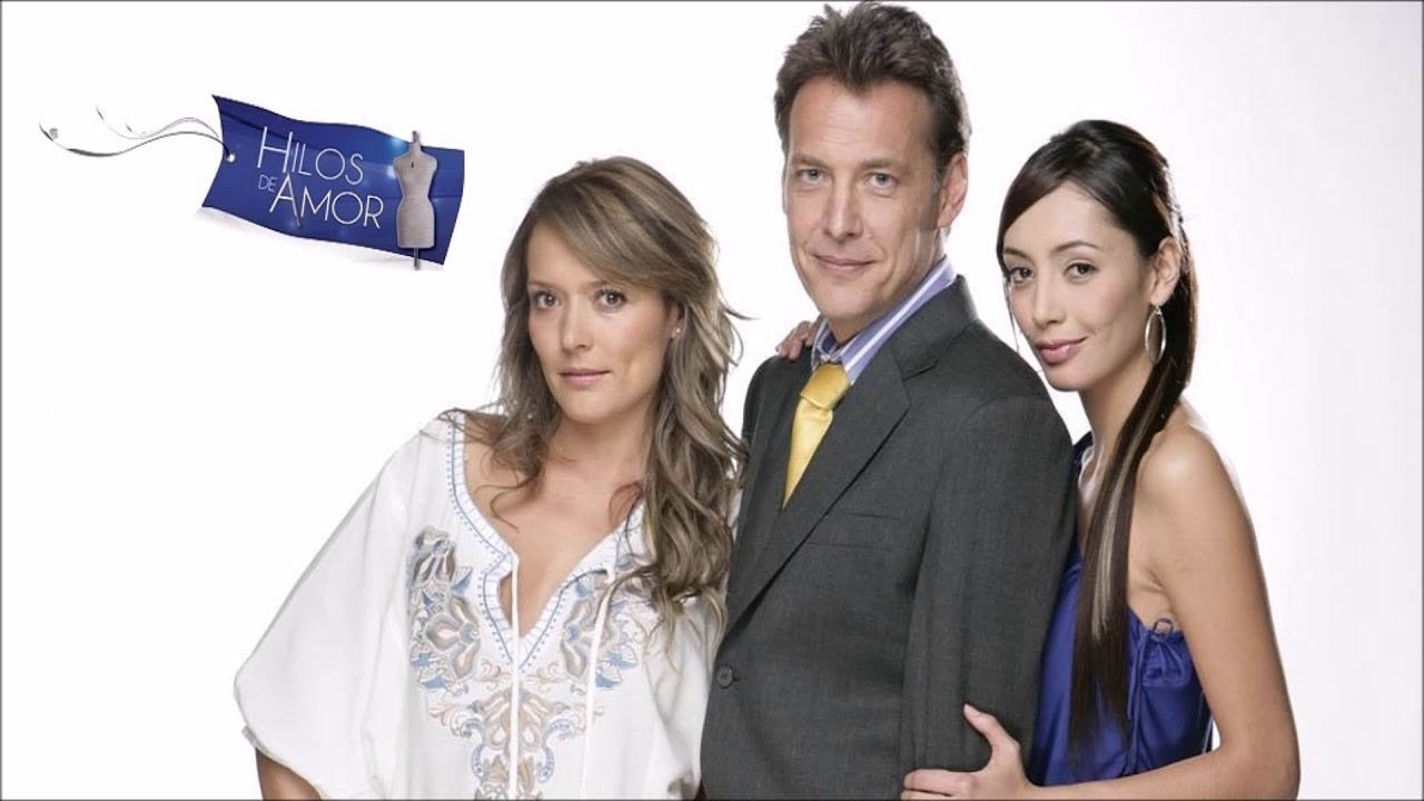 Mariana dhe Scarlett backdrop