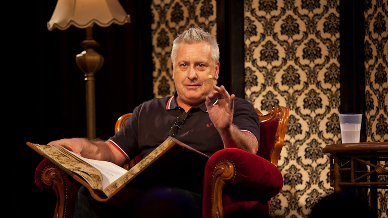 Story Club can be translated to Albanian as Klubi i Historiave backdrop