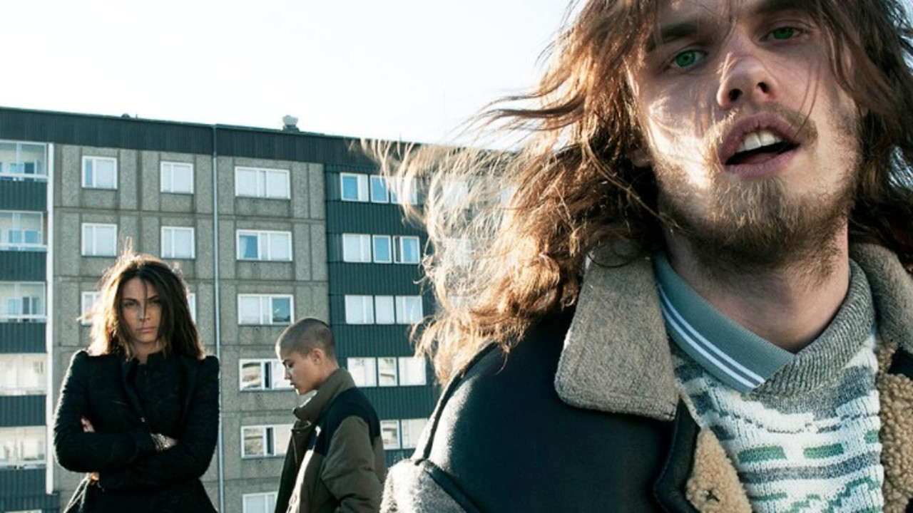 Të Shëndoshët dhe të Zemëruarit backdrop