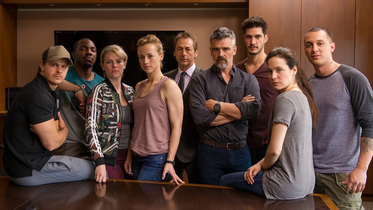 Hëna e Bluë backdrop