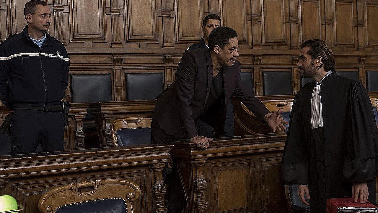 Dora e së keqes backdrop