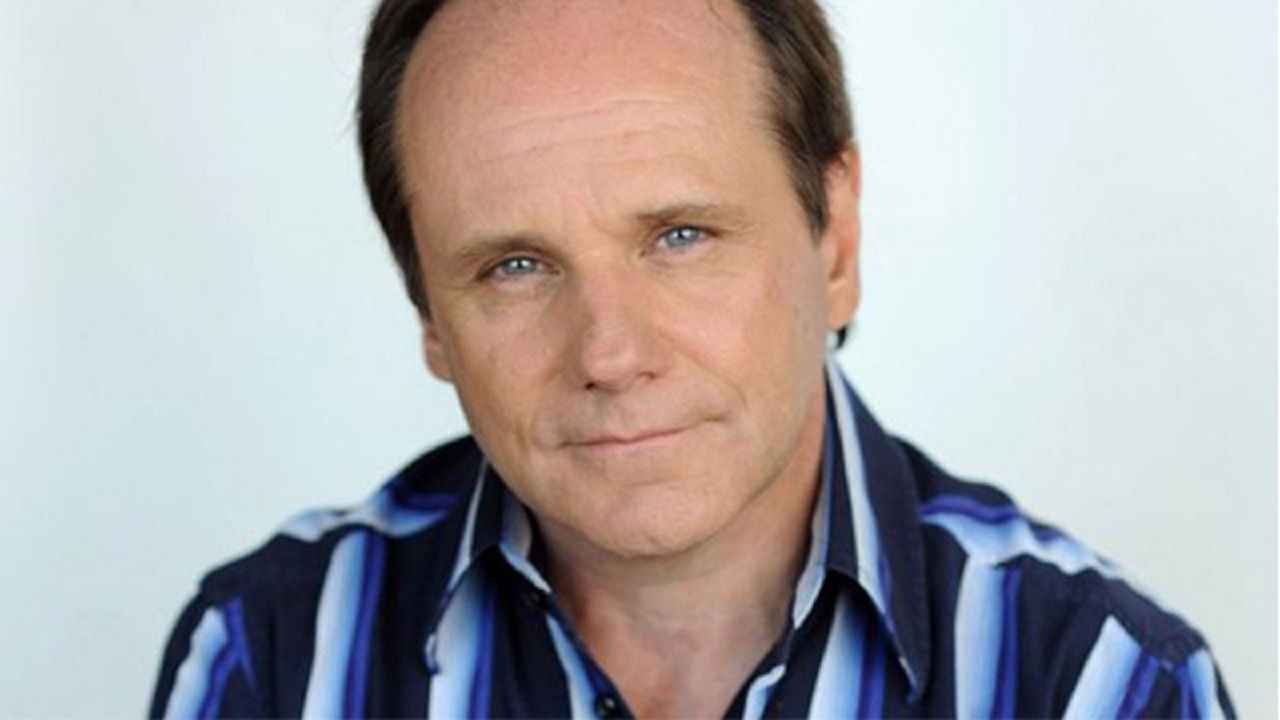 Hetuesi i paranormalit backdrop