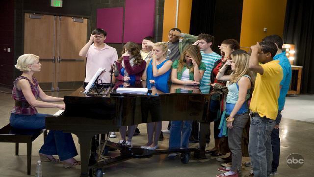 Shkolla e Mesme Muzikore: Hyr në Fotografinë backdrop