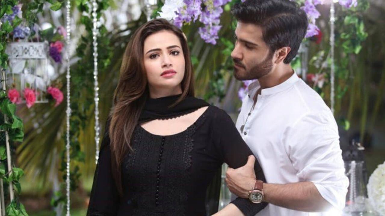 Khaani backdrop