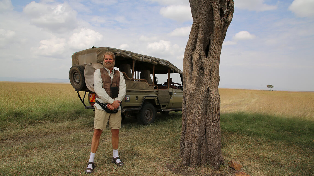 Narvestad merr pushim backdrop