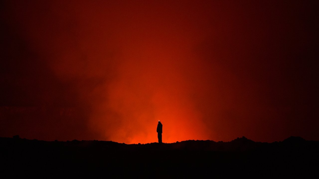 Një Rruzull i Çuditshëm backdrop
