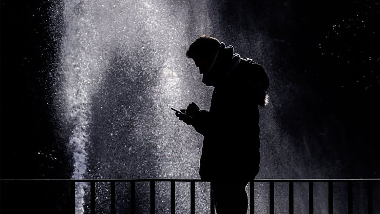 Thyerja Sekrete backdrop