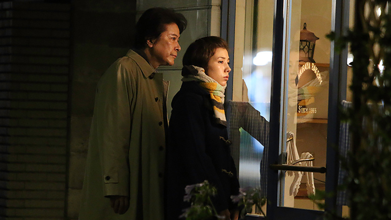 Kuria e Mbrëmshme, Buka e Nesërme backdrop