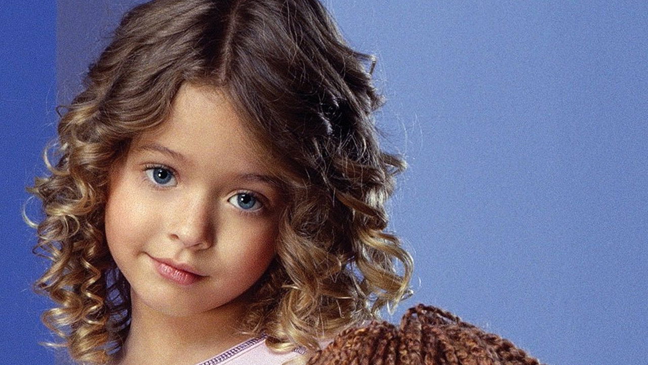 Çështje Familjare backdrop