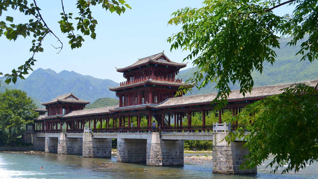 Sekretet e Azisë - Parket Kombëtare më të Bukura backdrop