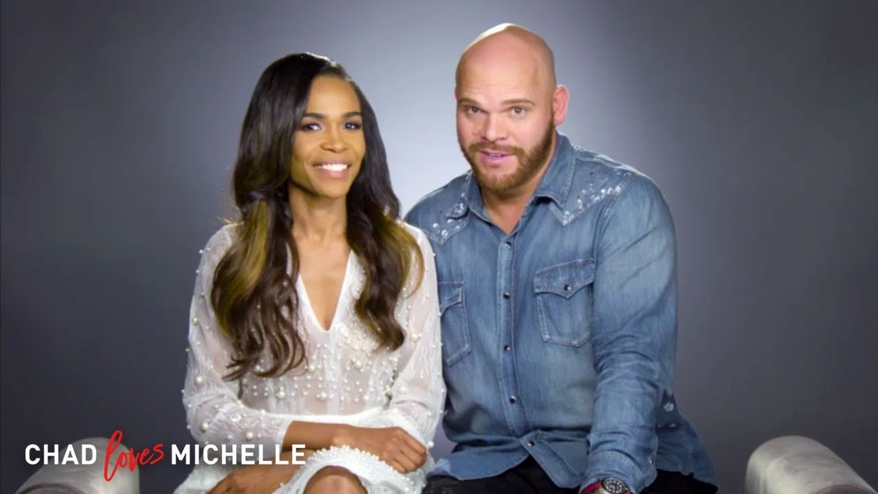 Chad e do Michelle backdrop