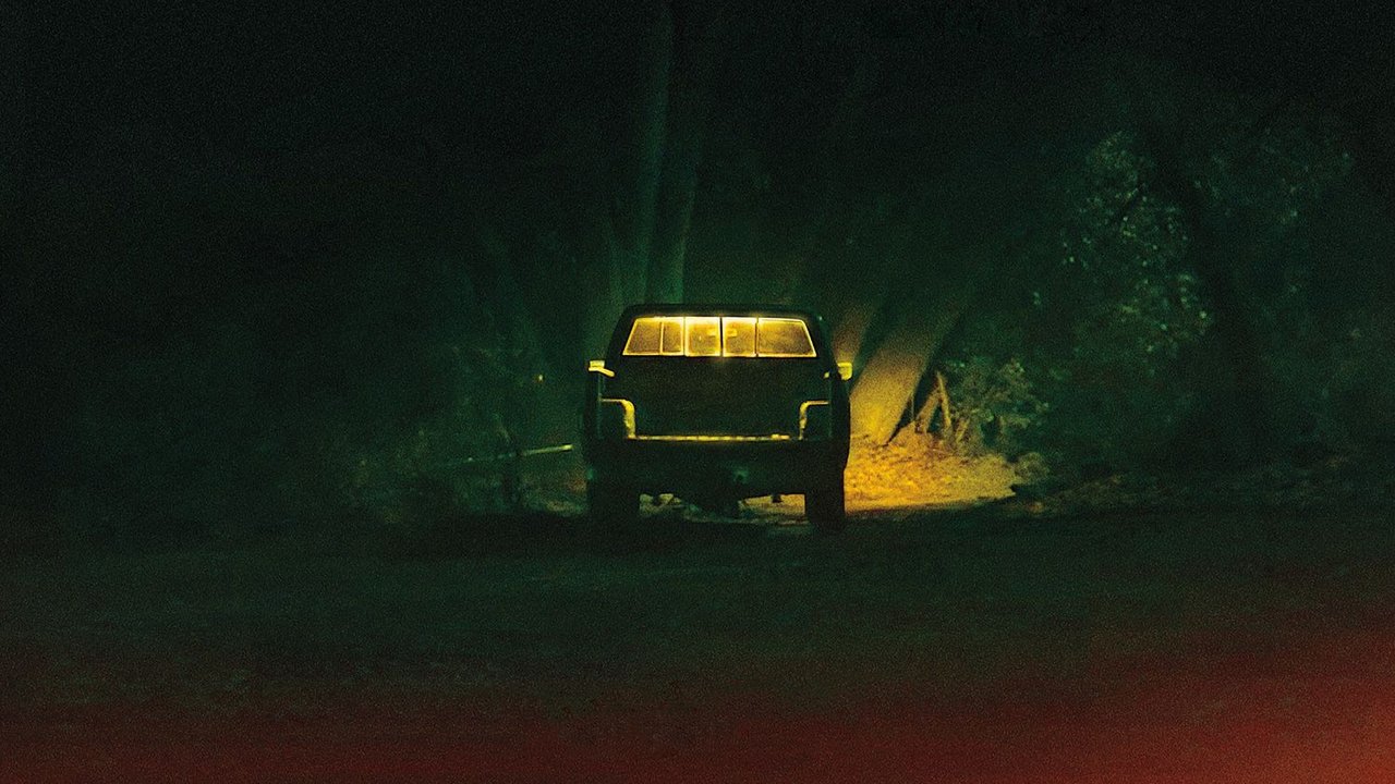 Njeriu i Pafajshëm backdrop