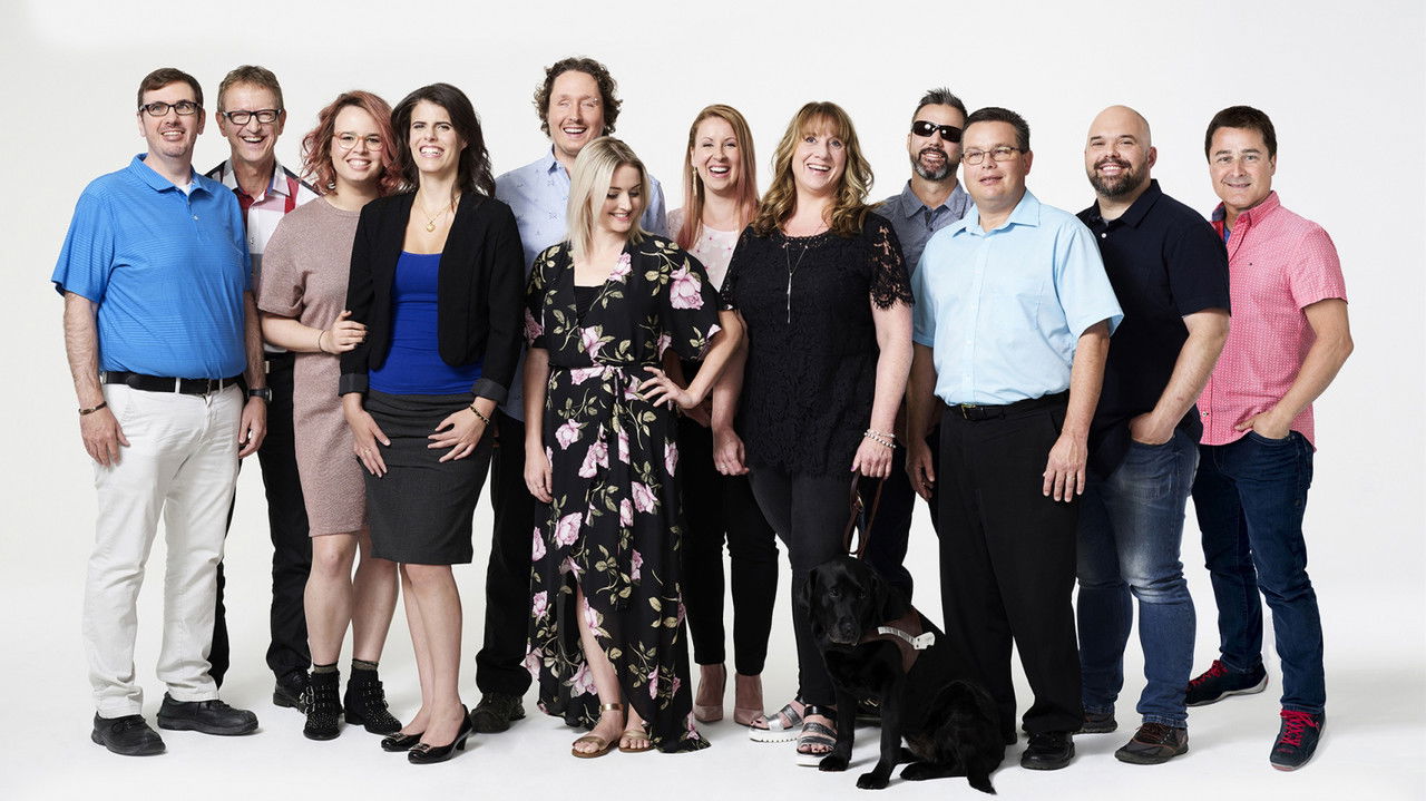 Les complices can be translated to Albanian as Bashkëpunëtorët backdrop