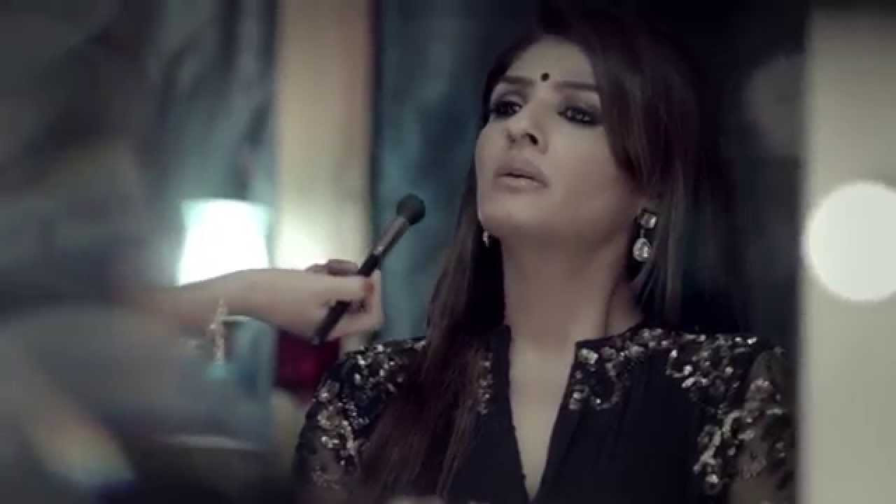 Thjesht Biseda me Raveena backdrop