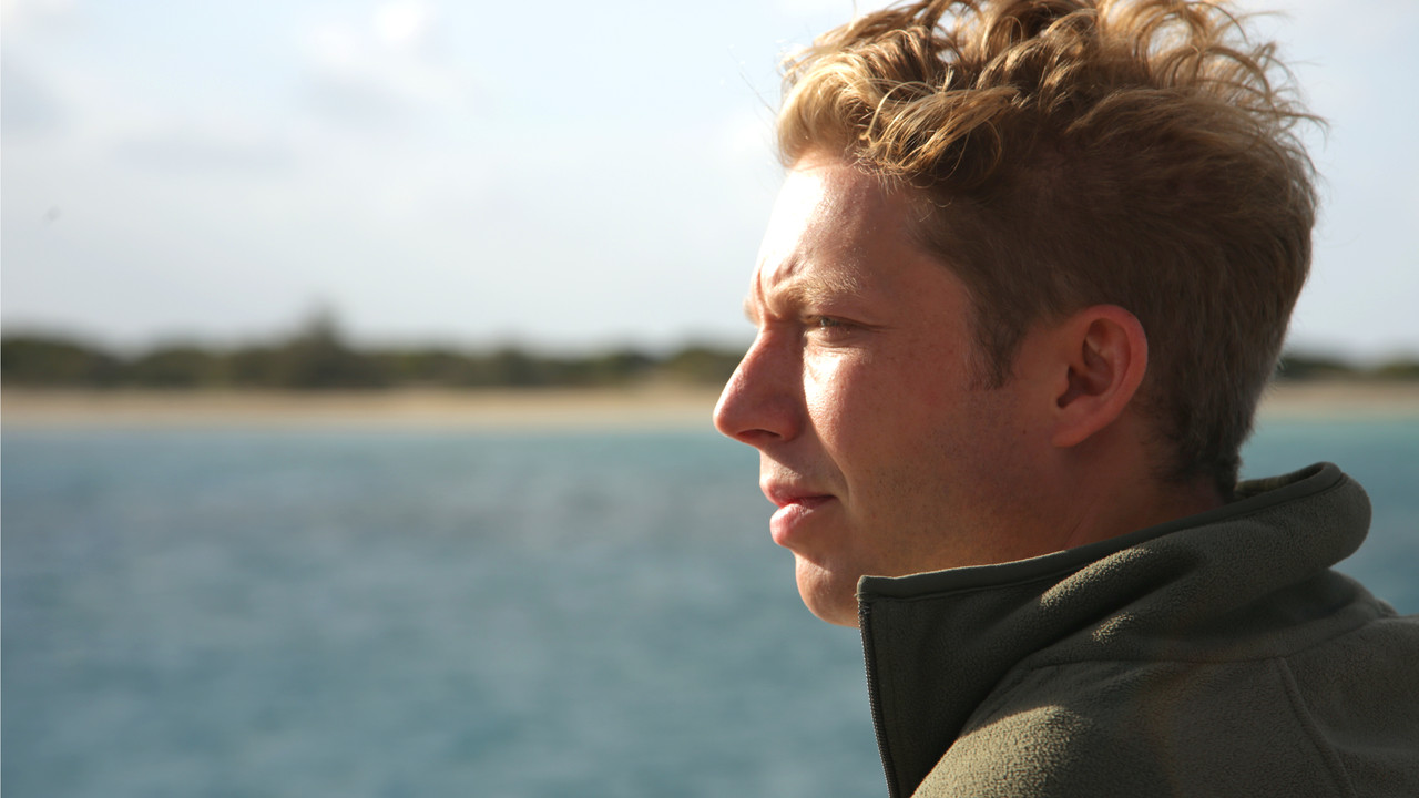 Atje Jashtë me Jack Randall backdrop