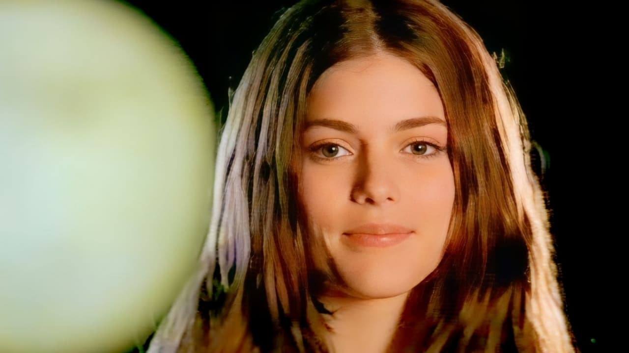 Luna e Nxehtë backdrop