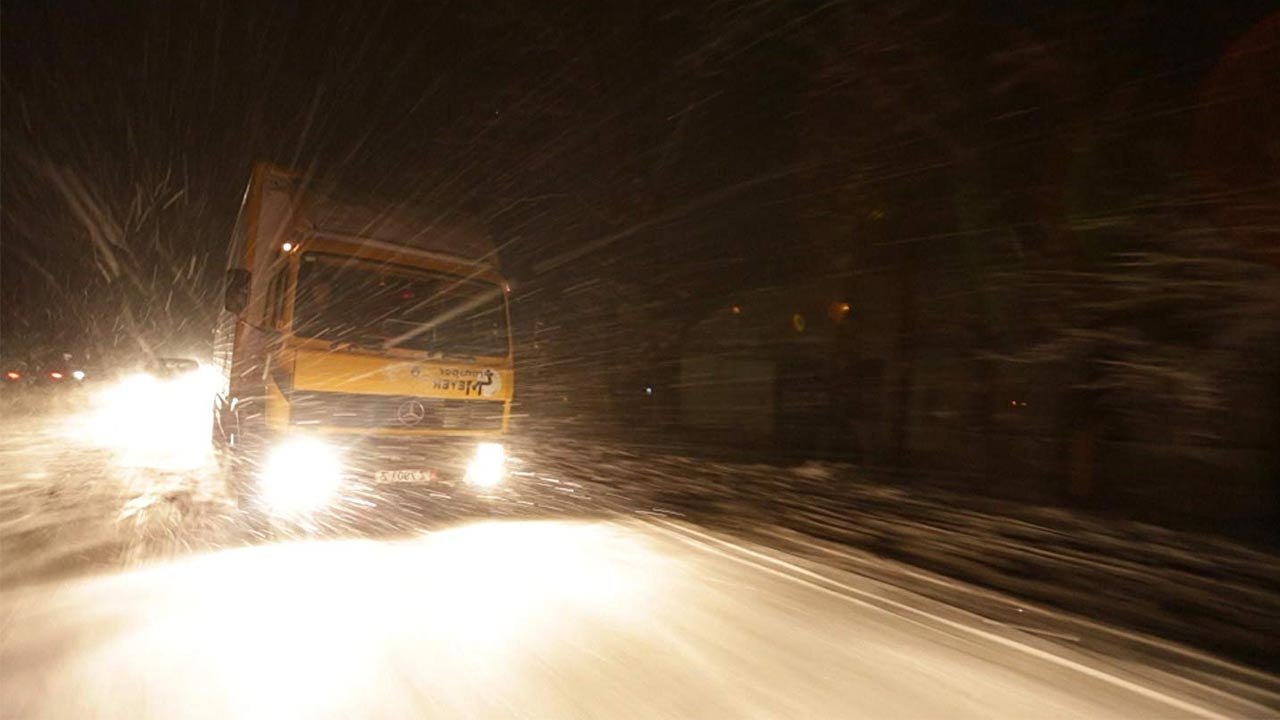 Udhëtimet më të Rrezikshme backdrop