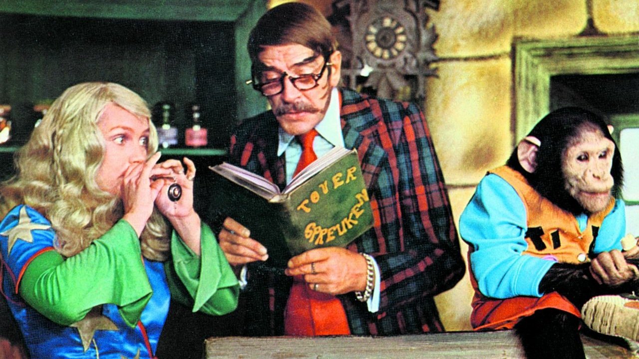 Java e 4 Julit backdrop