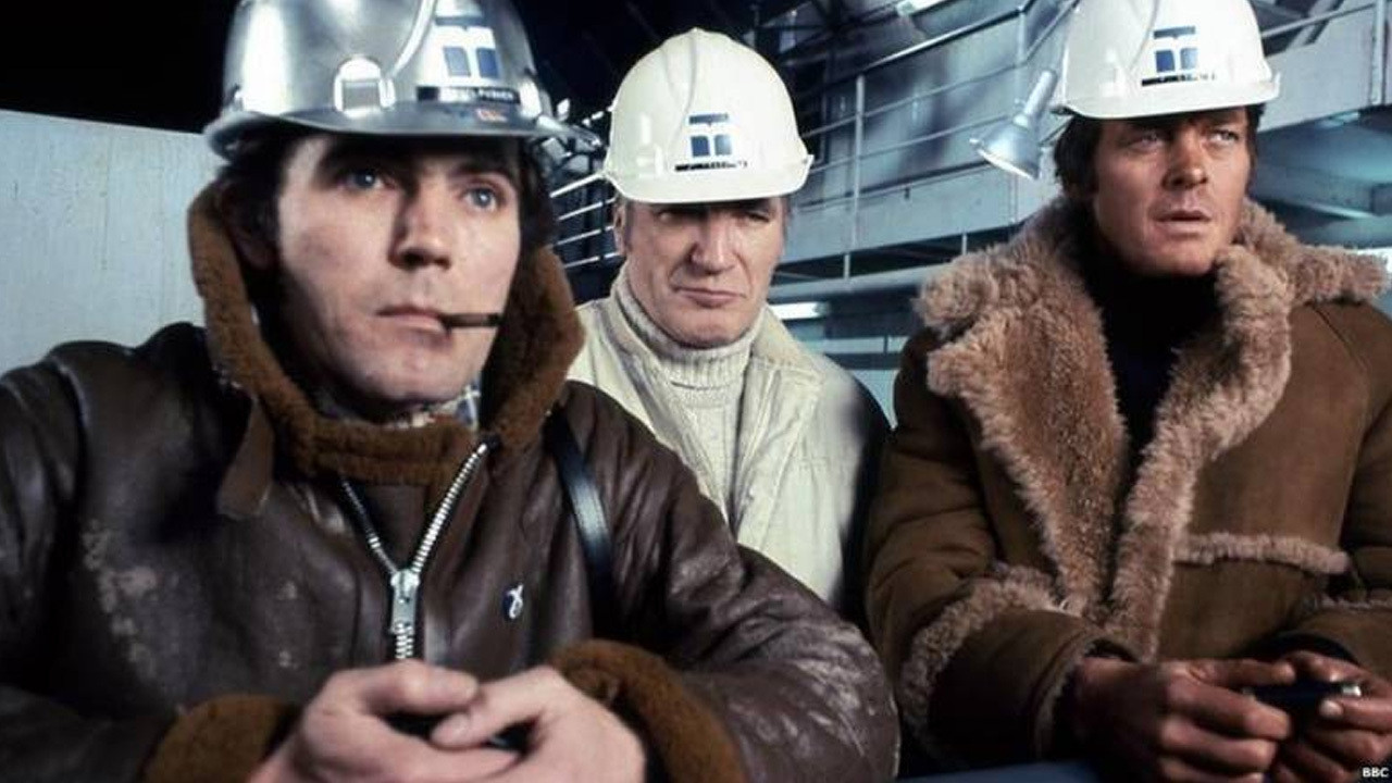 Greva e Naftës në Veri backdrop