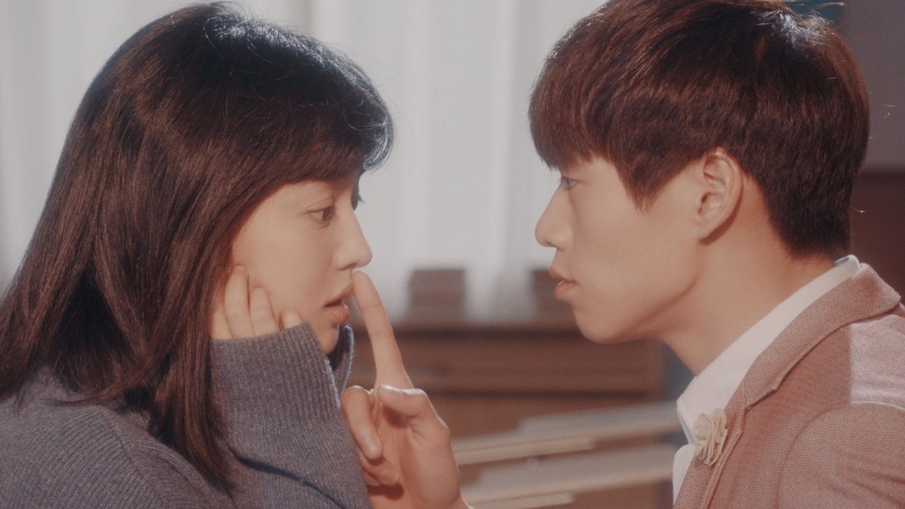 Gjashtë Dritare në Shkretëtirë backdrop